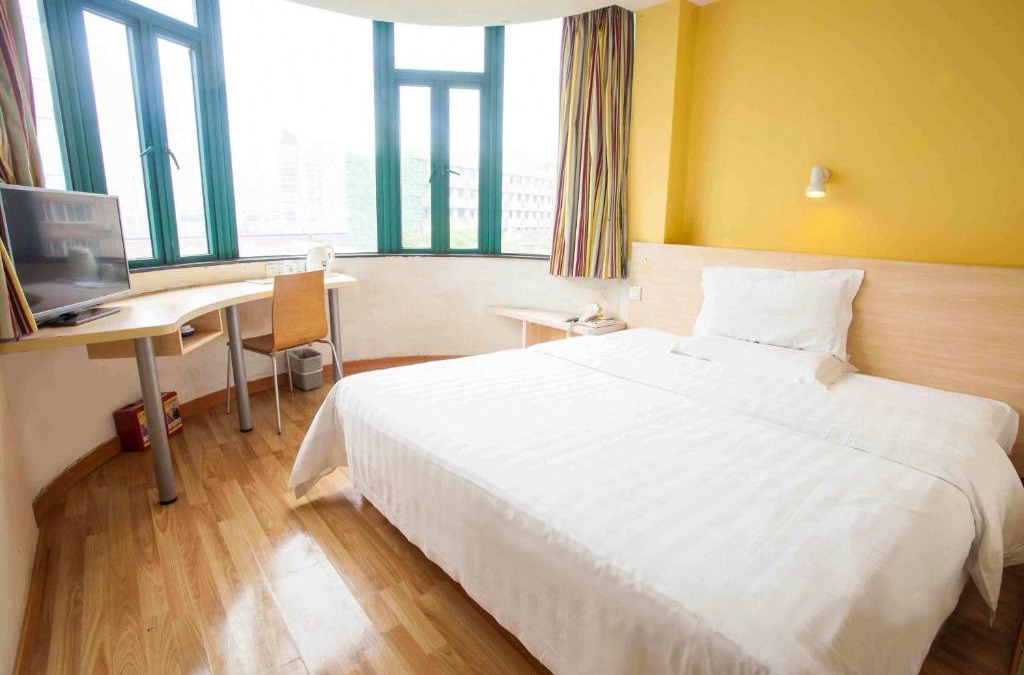 Fu Rong Hotel | 7Days Inn Changsha Wuyi Avenue Yinbin Road Metro Station