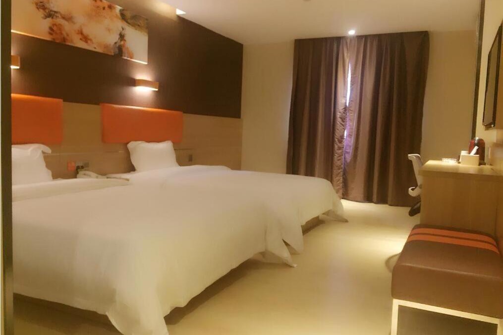 Longgang Hotel | 7Days Premium Shenzhen Longgang Dayun Metro Station