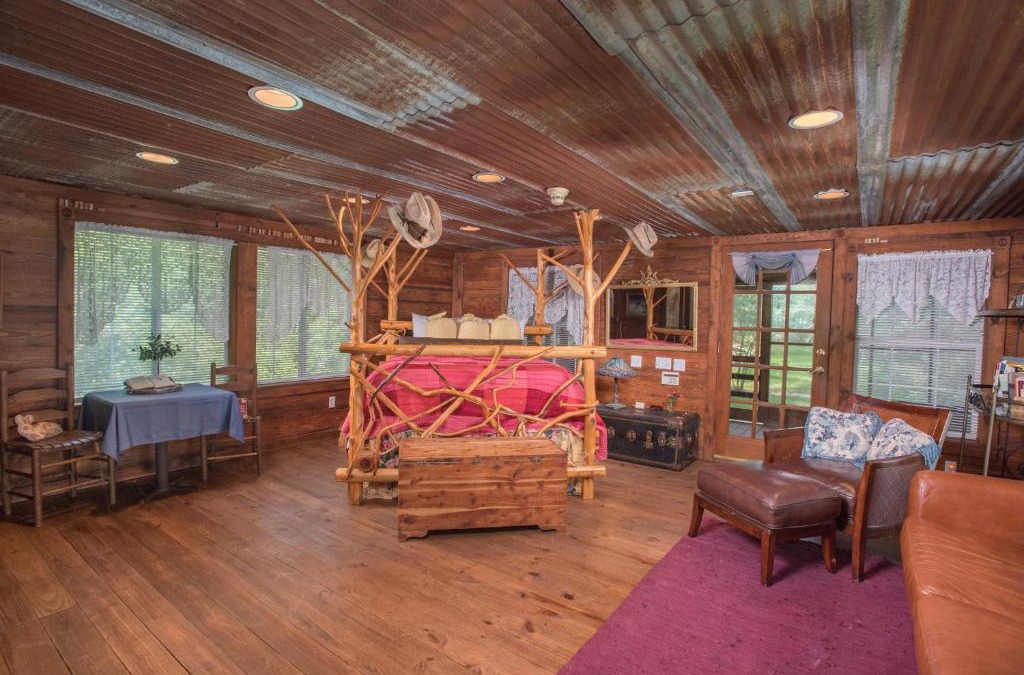 Wellborn Bed & Breakfast | 7F Lodge and Events
