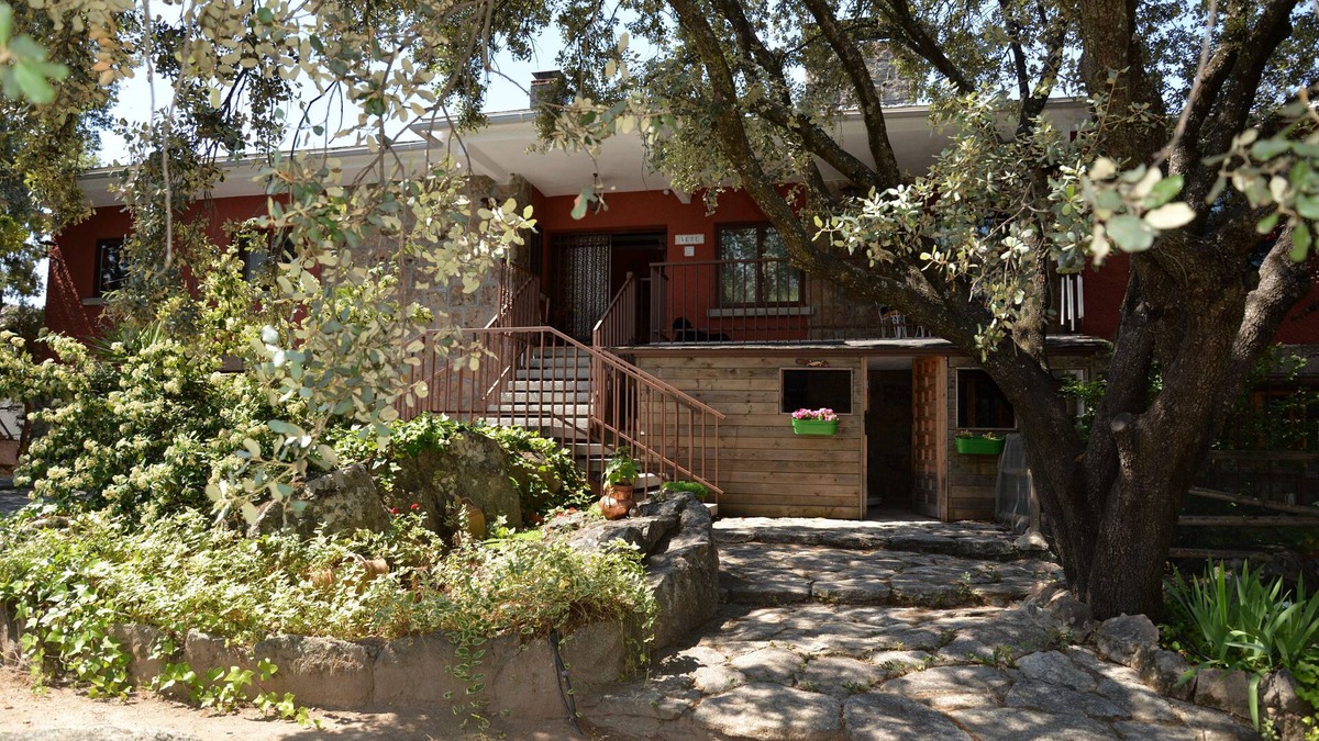 Galapagar Cottage | 7picos-the house in Galapagar. Villa with swimming pool, ideal for family vacations.
