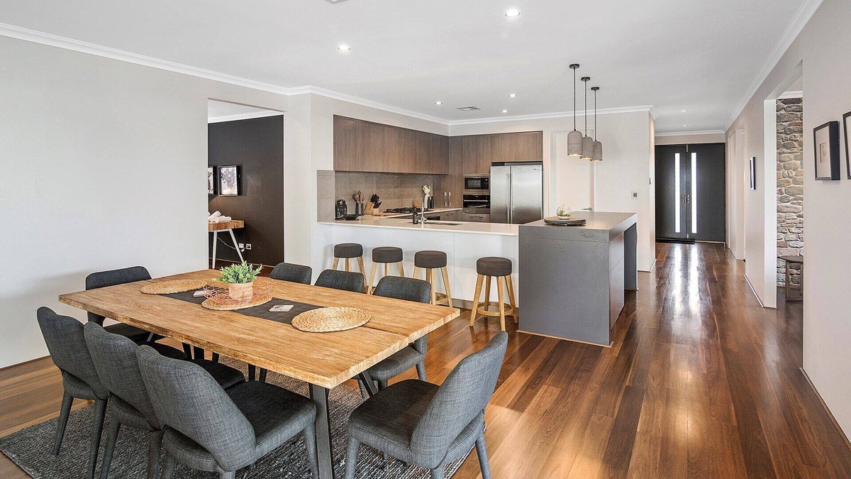 West Busselton House | 7th Heaven- Large secure backyard, WIFI, Ducted A/C