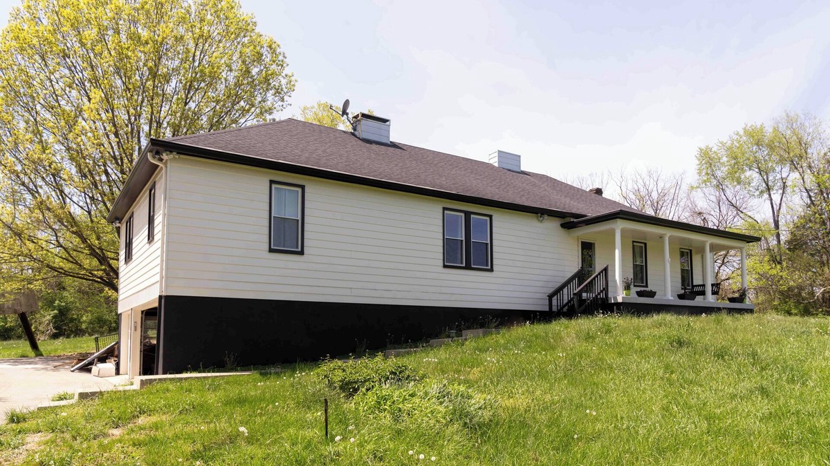 Eastwood House | 8 Acres private estate! Spacious 5-bedroom house in Fisherville.