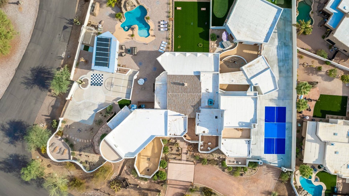 Gold Canyon House | 8 Bedroom, 6 Baths, Double Water slide Pool, Pickleball Court
