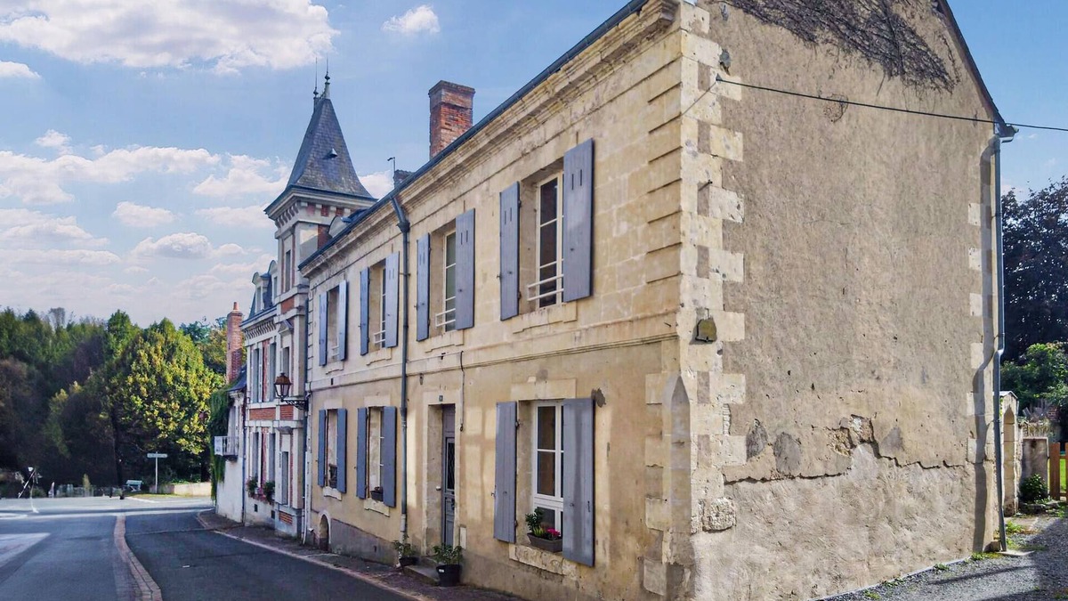 Courdemanche House | 8 bedroom gorgeous home in COURDEMANCHE