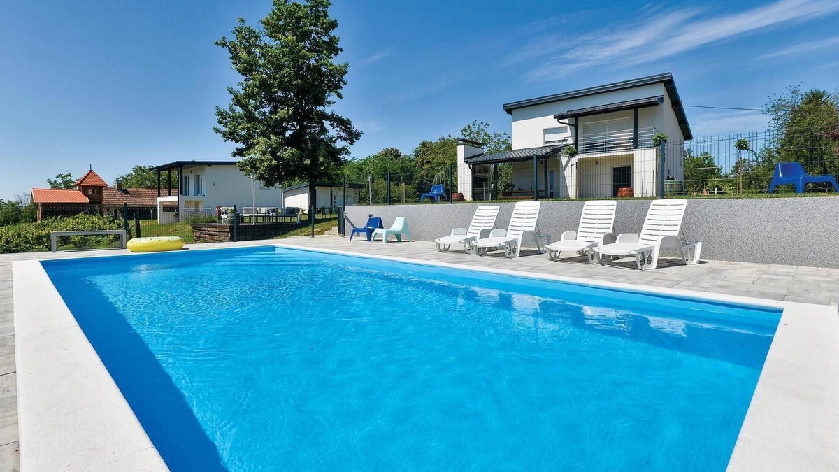 Durdevac House | 8 bedroom lovely home in Durdevac