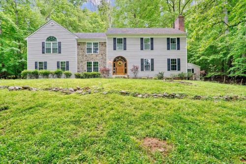 Long Green House | 8-Bedroom Luxury Home in Baltimore Maryland