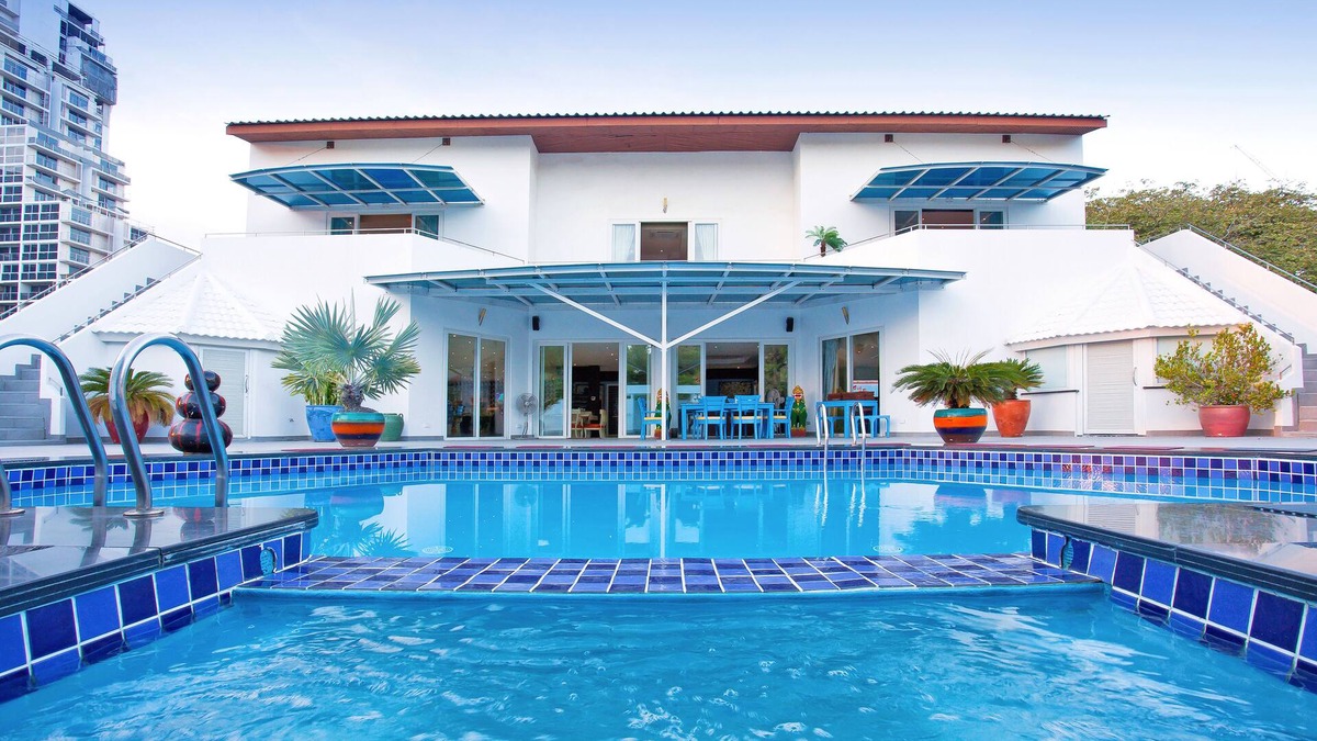 Pratumnak Hill House | 8 Bedroom Villa - Private Pool & Gym