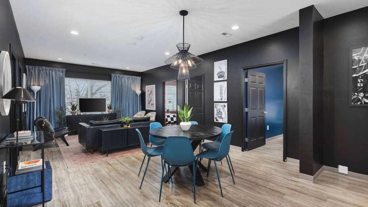 Maxwell Apartment | 8 Beds, 4 Bedroom - WALK to restaurants, bars & coffee
