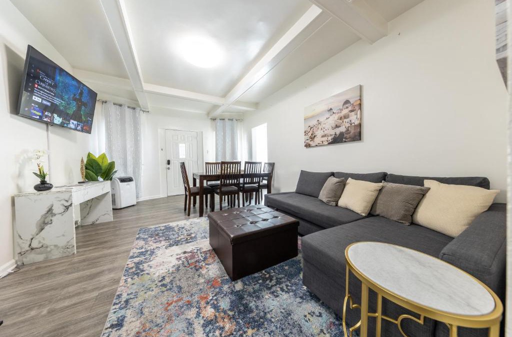 Willmore Apartment | 8 Beds Home with 4 Car Parking Space - Near DTLB