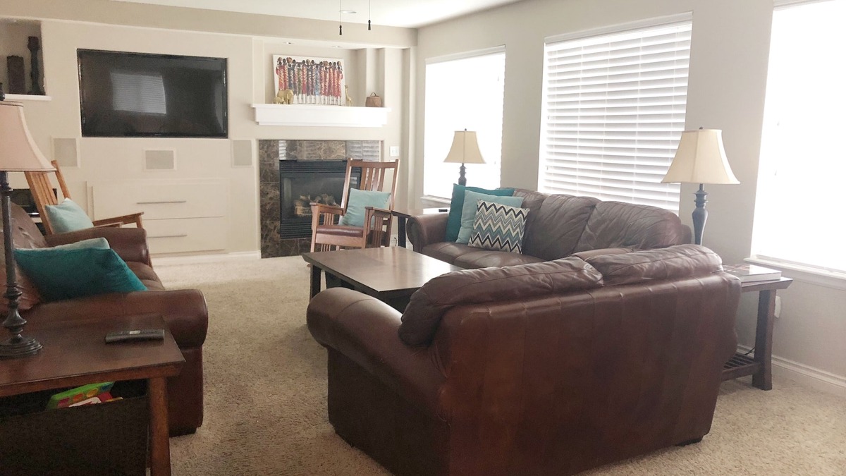 West Central Westminster House | 8 BR - 4 Full Baths - Sleeps 18 - Groups OK - 20 min to Denver or Boulder HUGE