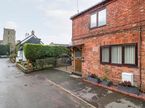 Checkley House | 8 Church Lane