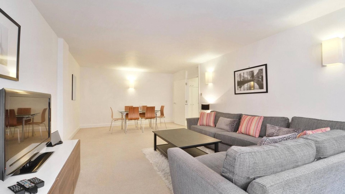 Whittington Apartment | 8 Guests Modern Apartment