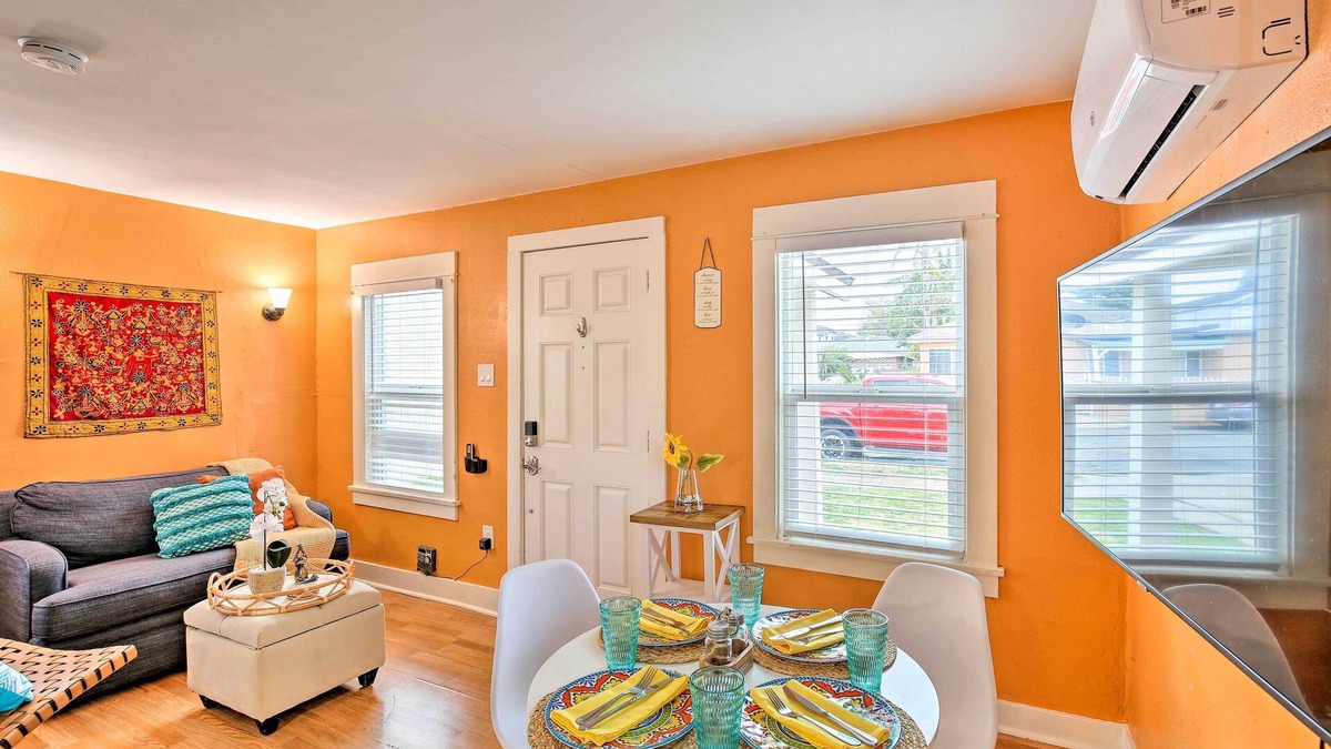 North Long Beach Cottage | 8 Mi to Aquarium: Long Beach Bungalow w/Patio!