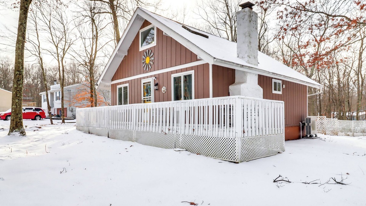 Albrightsville Cabin | 8 Mi to Big Boulder Mountain: Cabin w/Decks!