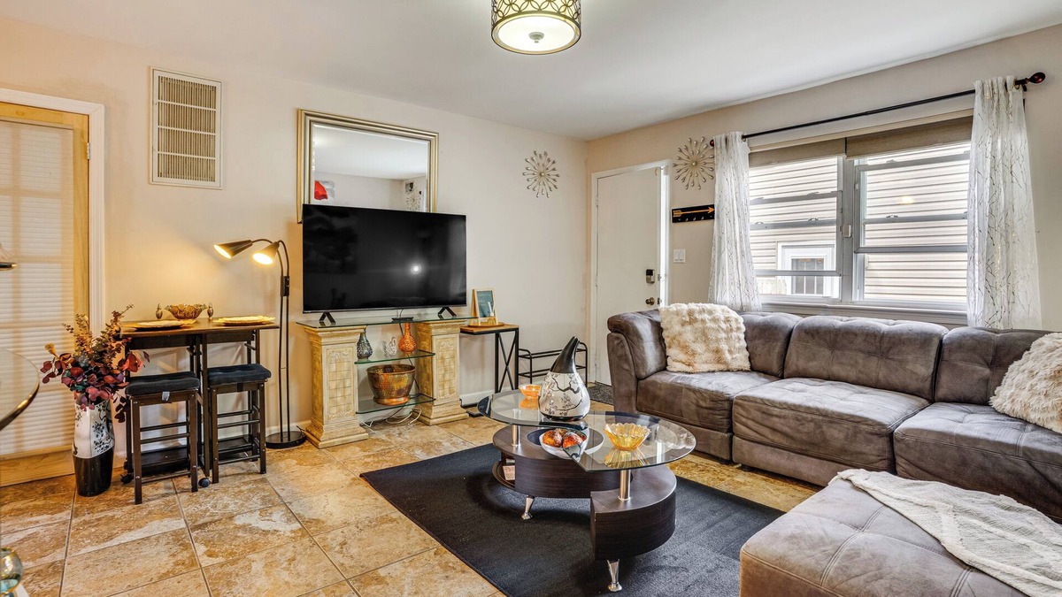 Alden Manor Apartment | 8 Mi to Long Beach: Cozy Apt w/Fenced Yard!