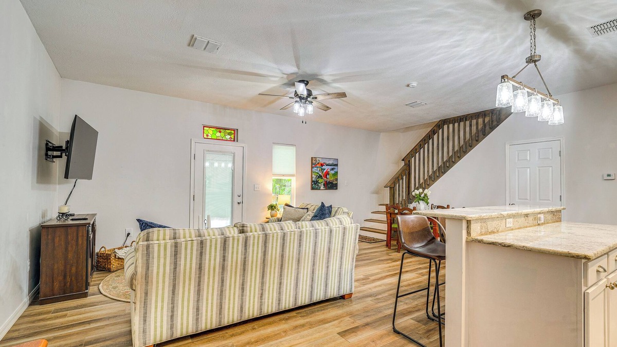 Silver Springs Cottage | 8 Mi to Ocala: Quiet Silver Springs Home w/Grill!
