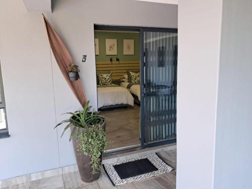 Umtentweni Bed & Breakfast | 8 On Eagle Bed & Breakfast Room 3