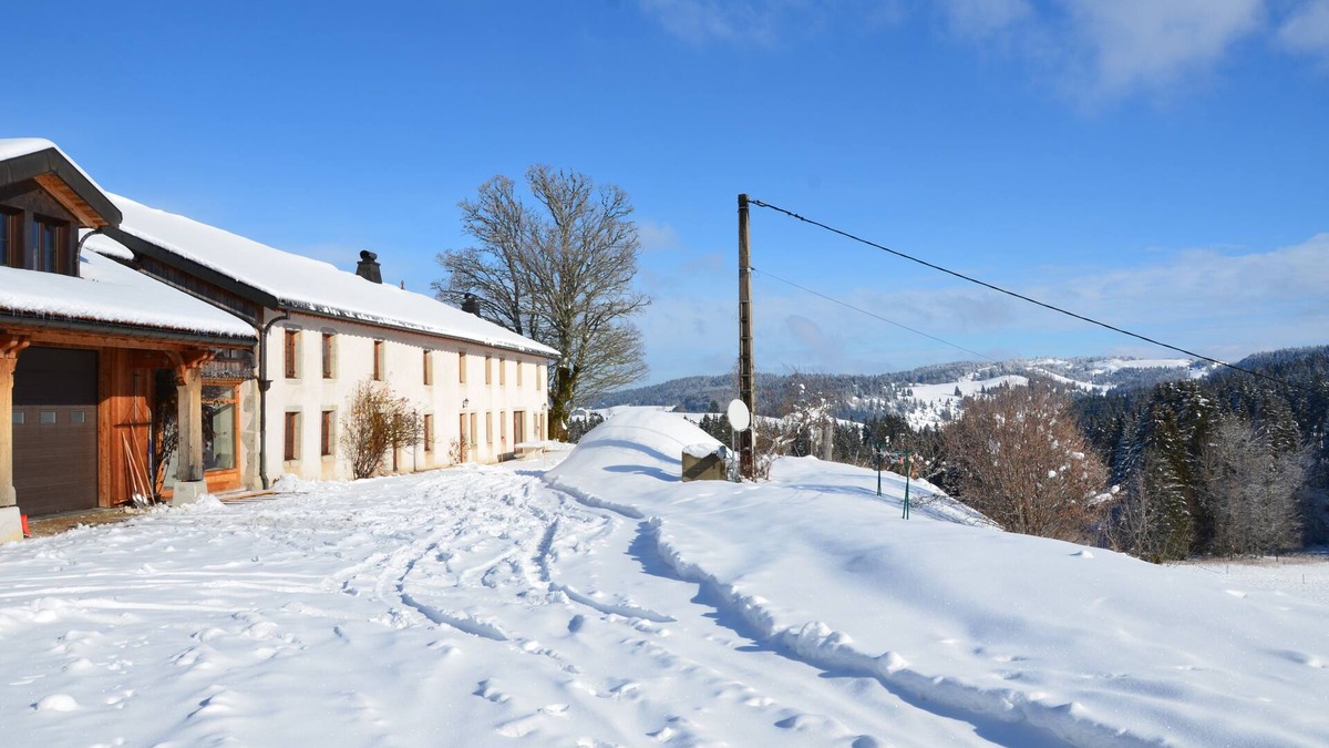 Les Moussieres Cottage | 8 pers rental Gite Haut Jura The barns of the red cross
