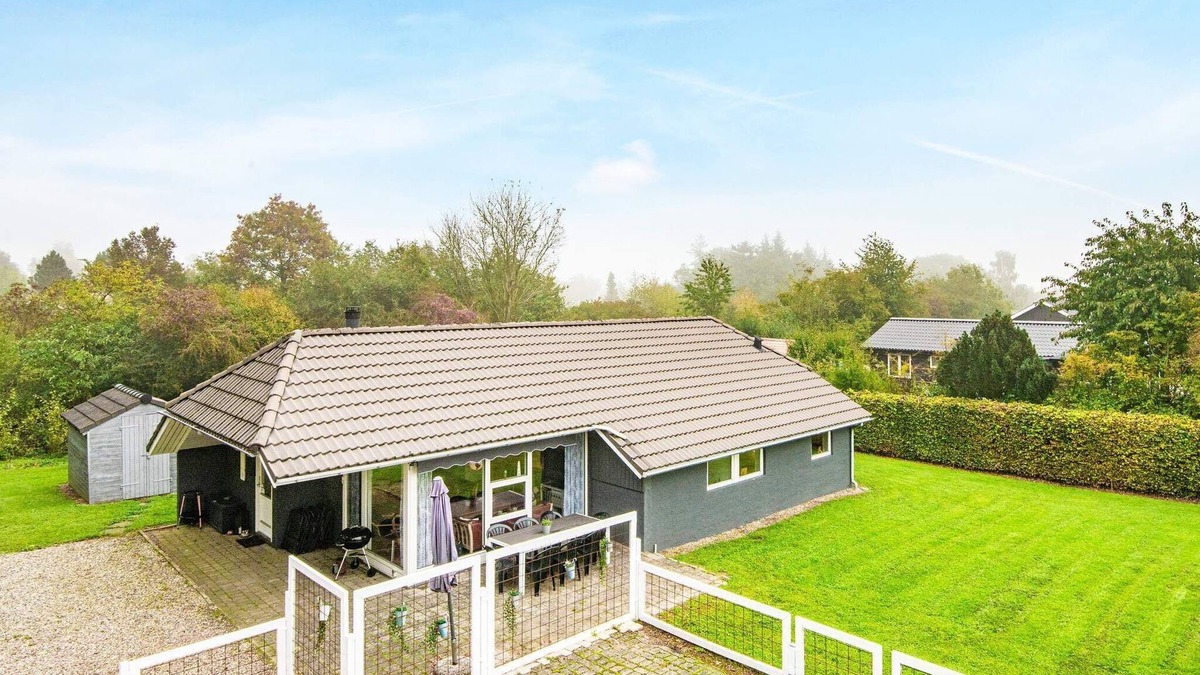 Pøt Strandby House | 8 person holiday home in Juelsminde-By Traum