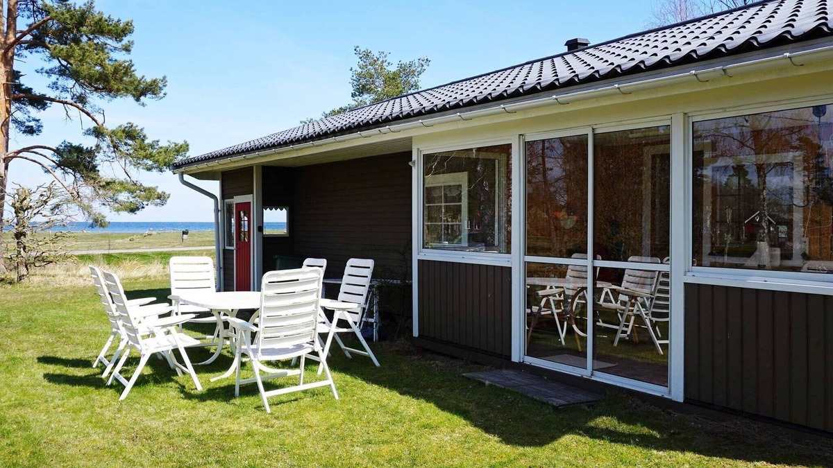 Bergkvara House | 8 person holiday home in BERGKVARA