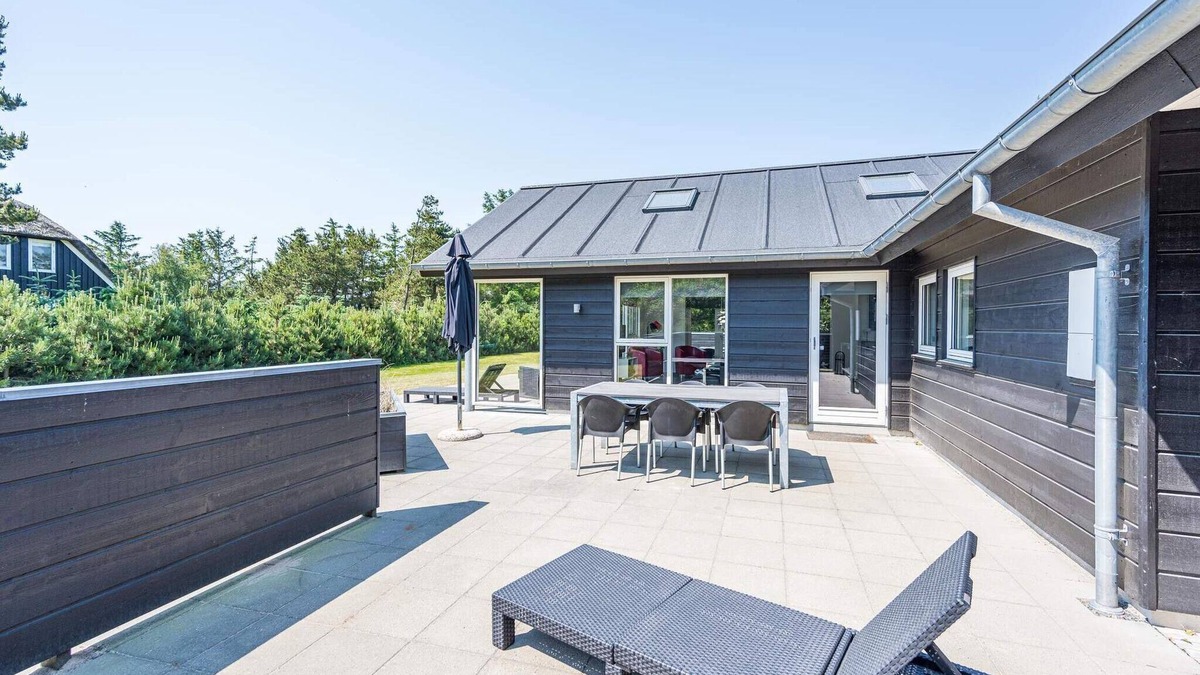 Blavand Strand House | 8 person holiday home in Blåvand
