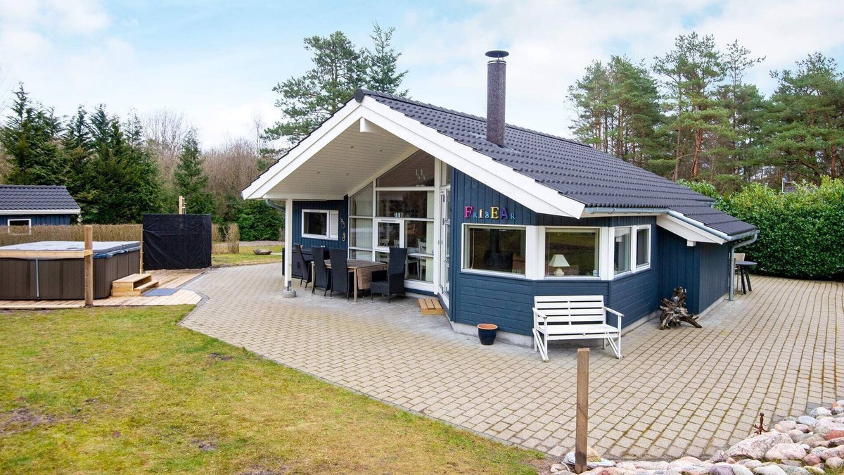 Øksenmølle House | 8 person holiday home in Ebeltoft-By Traum