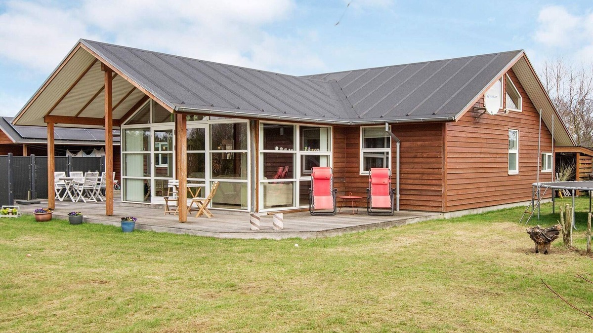 Fjellerup Strand House | 8 person holiday home in Glesborg