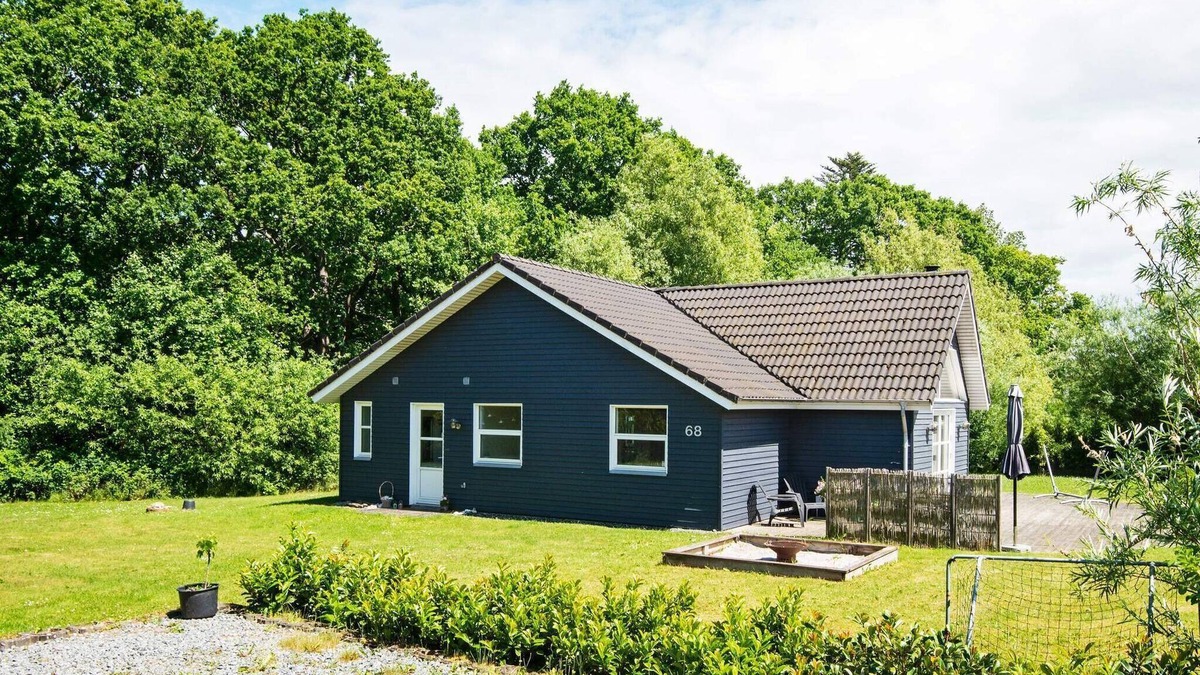 Fjellerup House | 8 person holiday home in Glesborg