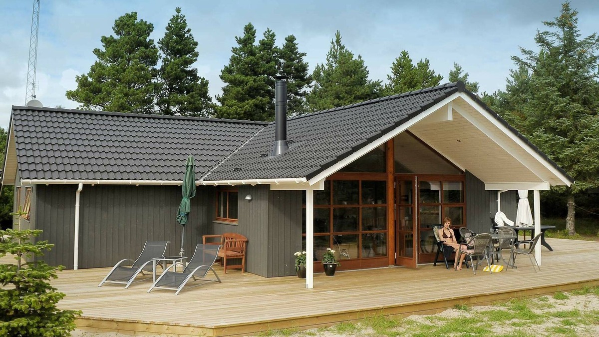 Ho House | 8 person holiday home in Blåvand