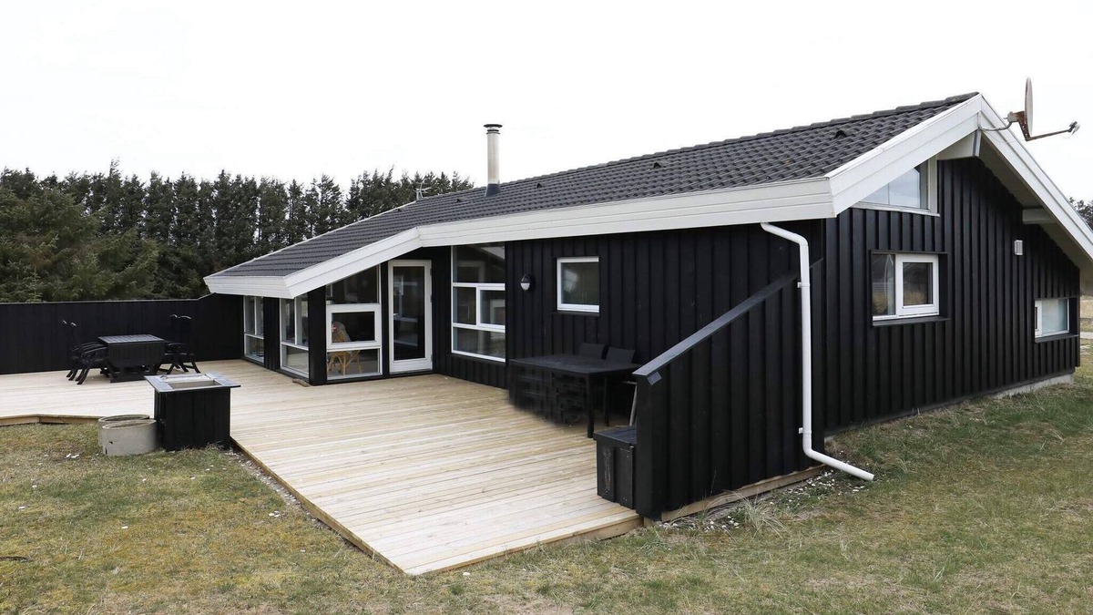 Grønhøj House | 8 person holiday home in Løkken