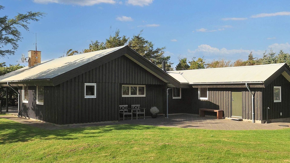 Nørre Lyngby House | 8 person holiday home in Løkken-By Traum