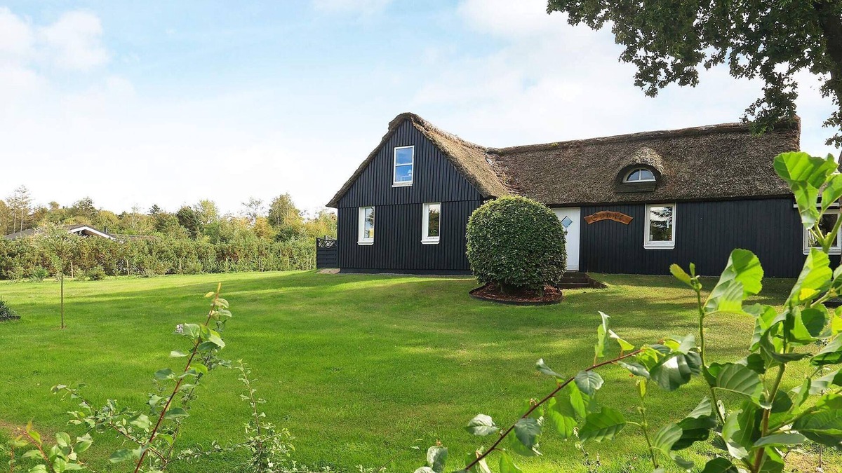 Ertebølle House | 8 person holiday home in Farsø