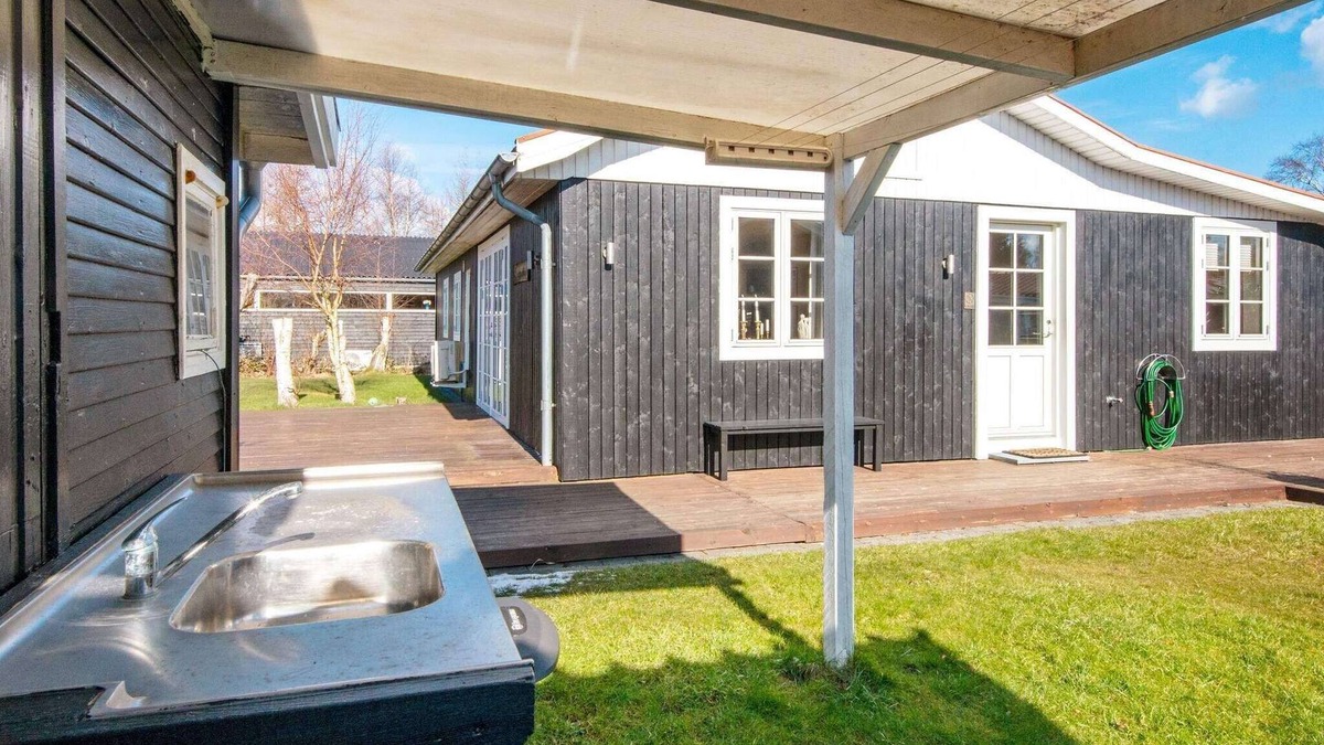 Grena Strand House | 8 person holiday home in Grenaa