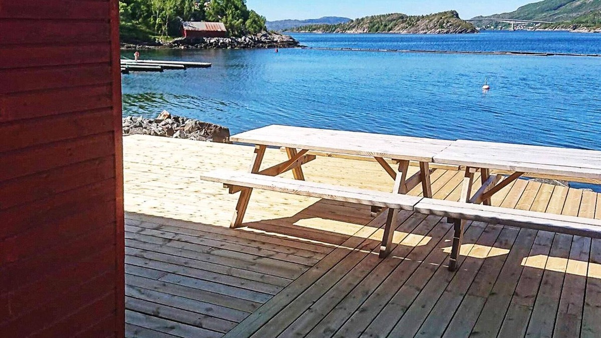 Afjord House | 8 person holiday home in Revsnes