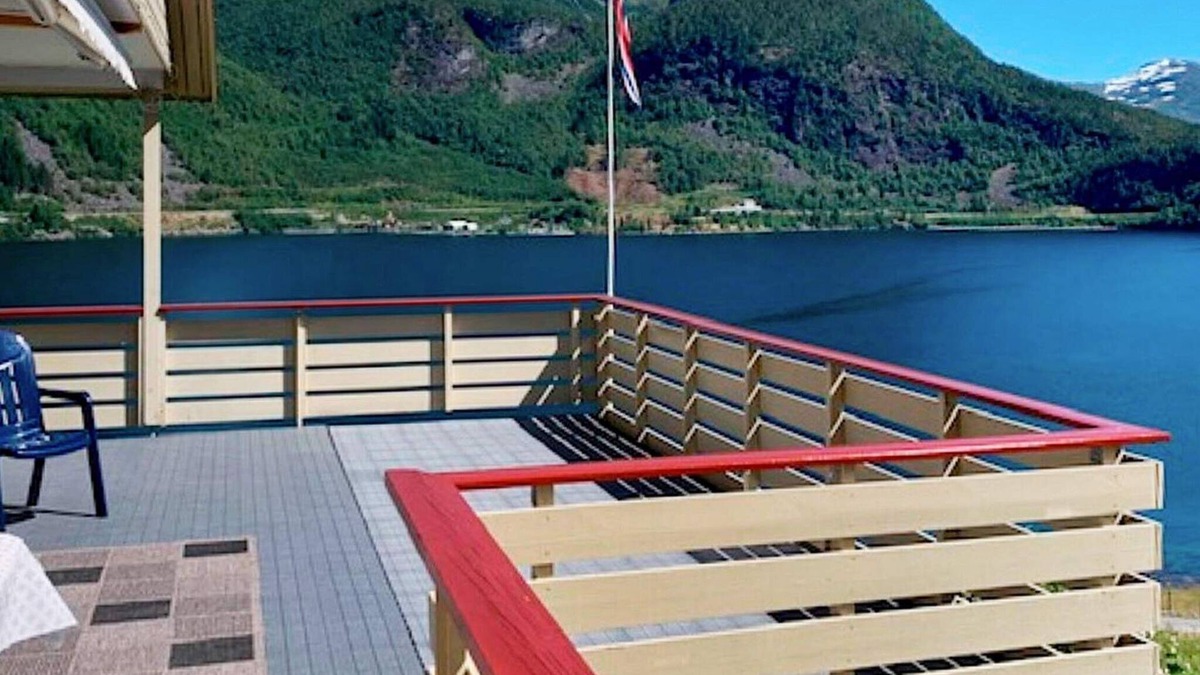 Volda House | 8 person holiday home in Austefjorden