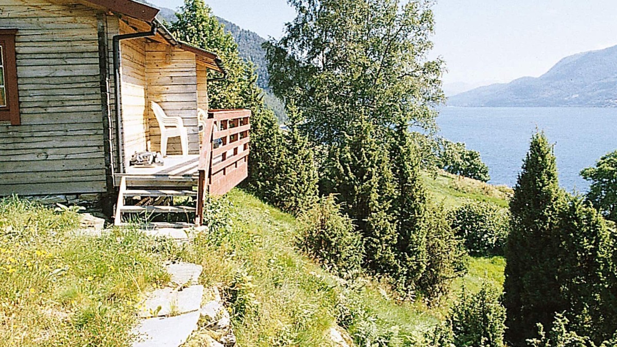 Eid House | 8 person holiday home in NORDFJORDEID