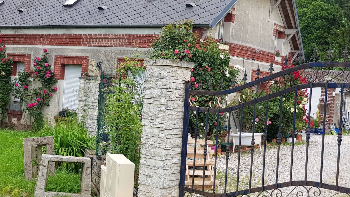 Montdidier House | 8-room house with swimming pool near A1,