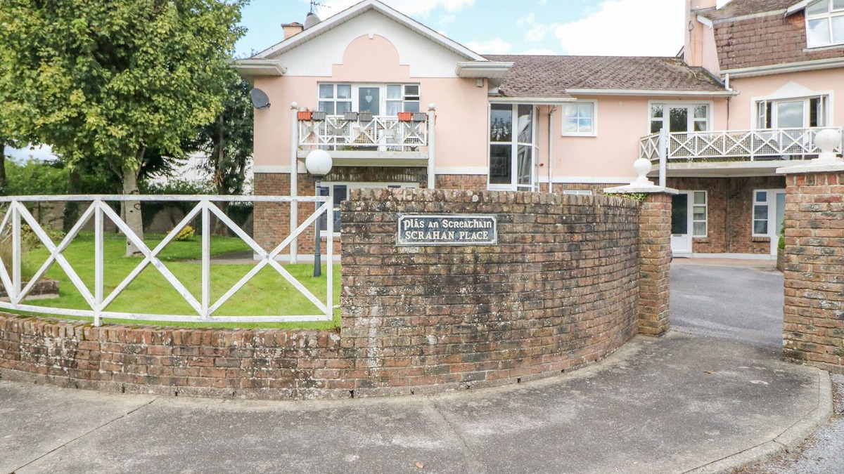 Killarney Cottage | 8 SCRAHAN PLACE, family friendly in Killarney, County Kerry