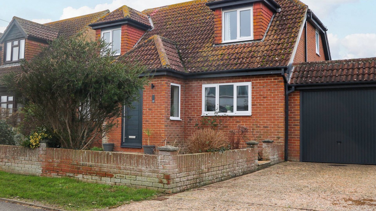 Ford House | 8 SEA WAY, pet friendly, country holiday cottage in Elmer