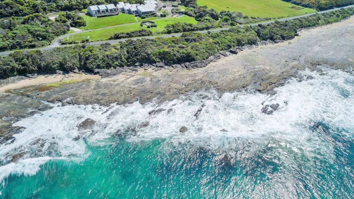 Wongarra Apartment | 8 Whitecrest Great Ocean Road - Ocean Views