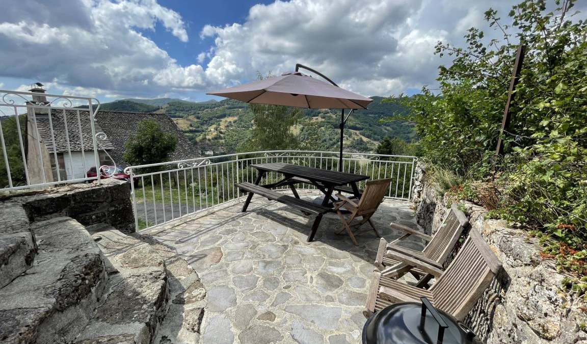 Saint-Jacques-des-Blats House | 80 m² House ∙ 3 bedrooms ∙ 6 guests