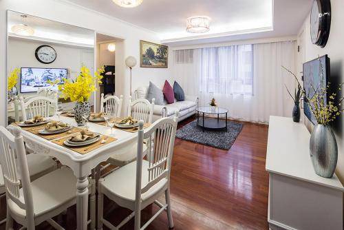 Tsim Sha Tsui Apartment | 80 m² Apartment ∙ 3 bedrooms ∙ 9 guests