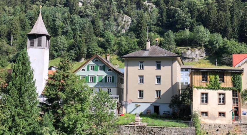 Goeschenen Apartment | 80 m² Apartment ∙ 3 bedrooms ∙ 6 guests