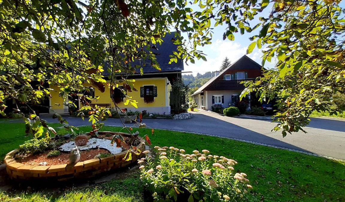 Gundersdorf Apartment | 80 m² Apartment ∙ 3 bedrooms ∙ 6 guests