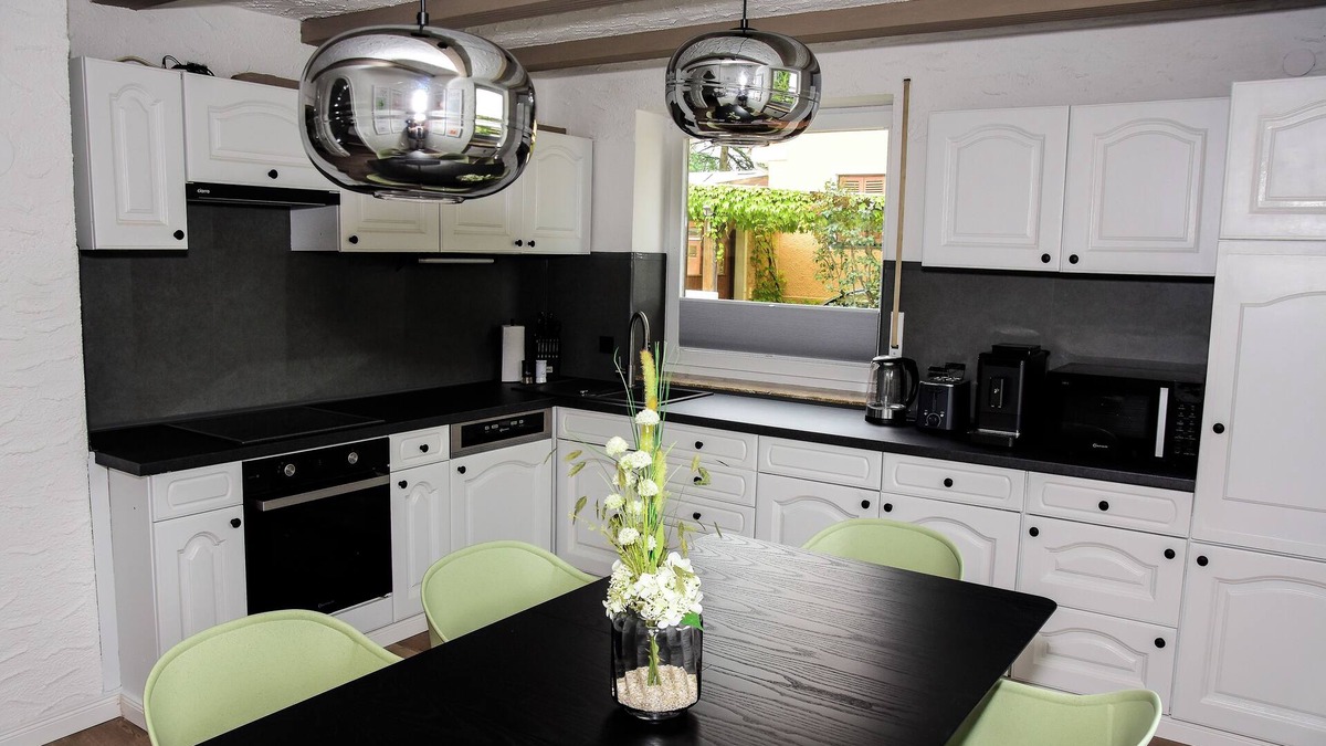 Nassenfels Apartment | 80 m² apartment, own entrance, terrace and garden, close to shopping facilities