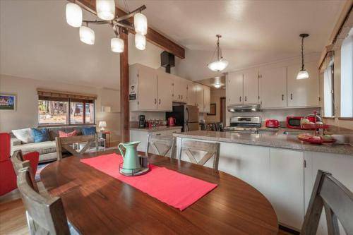 Ridgewood House | 80 m² House ∙ 2 bedrooms ∙ 6 guests
