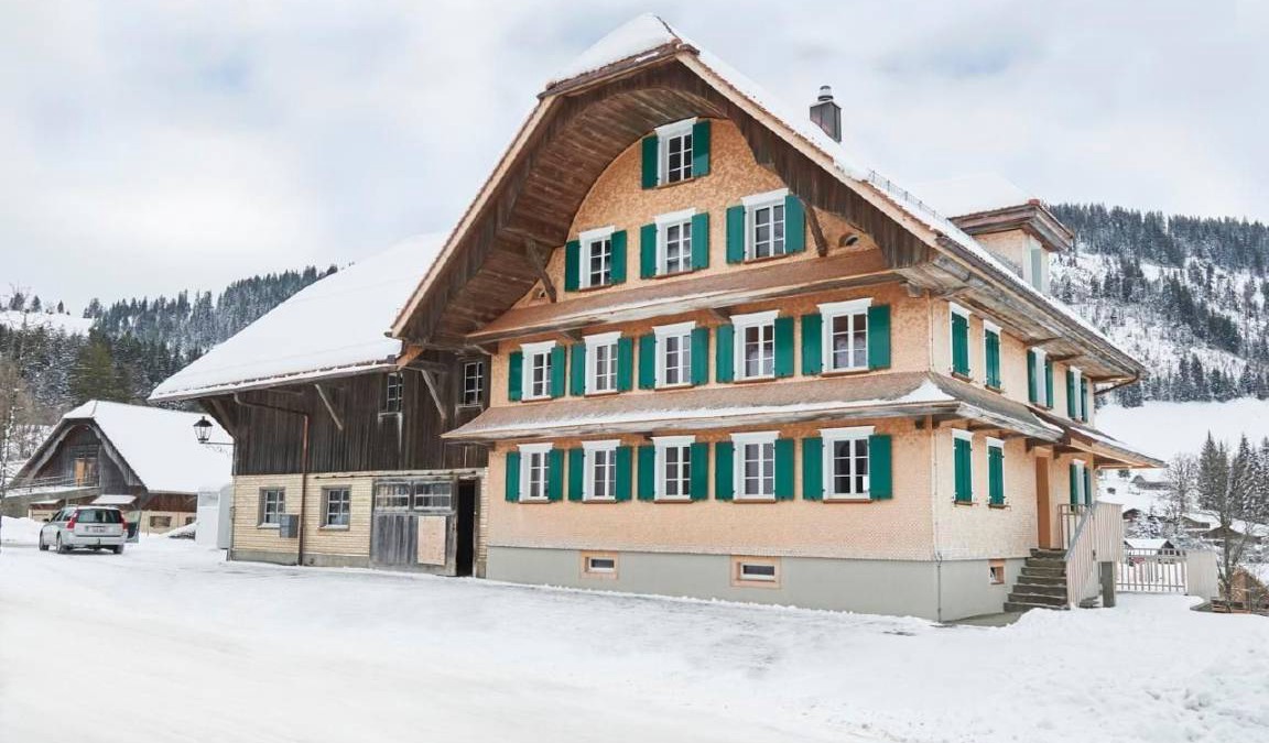 Heiligkreuz House | 80 m² House ∙ 2 bedrooms ∙ 4 guests