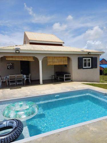 Lamentin House | 80 m² House ∙ 3 bedrooms ∙ 7 guests