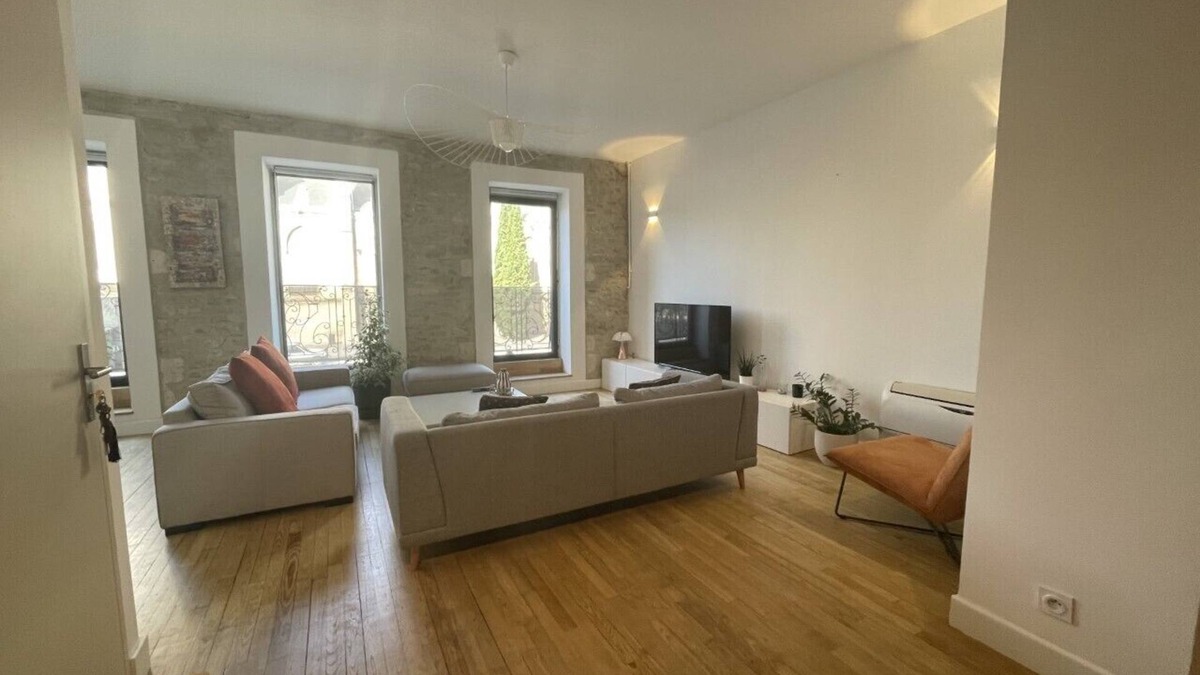 Faubourg Apartment | 80 sq. m Apartment, old town, church view, parking