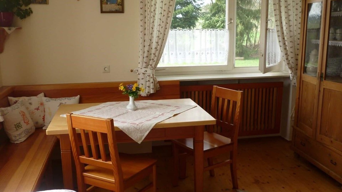 Schorndorf Apartment | 80 sqm vacation apartment with two bedrooms and barbecue and campfire area